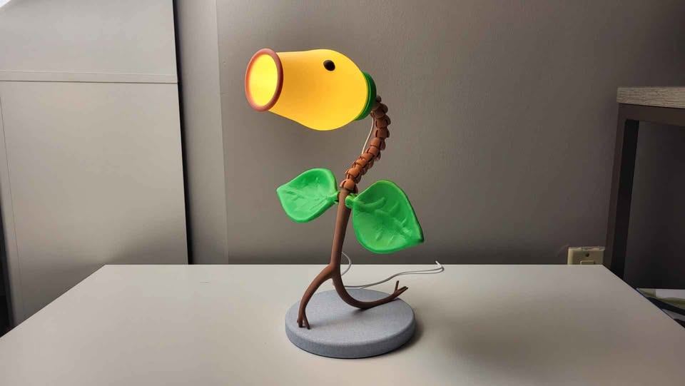 Plant-Inspired LED Desk Lamp – Cute Nature-Themed Night Light