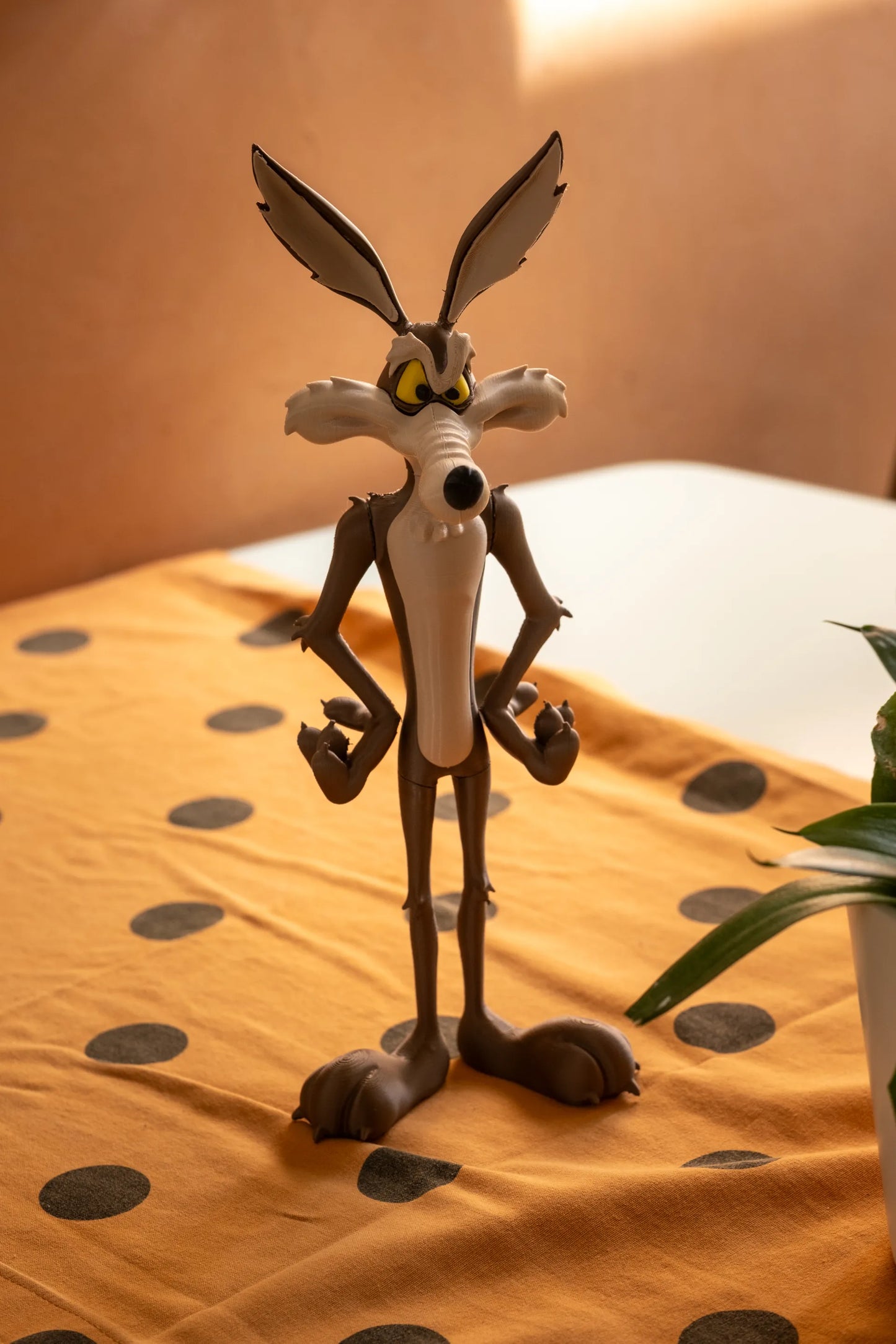 Looney Tunes Collectible Wile E. Coyote